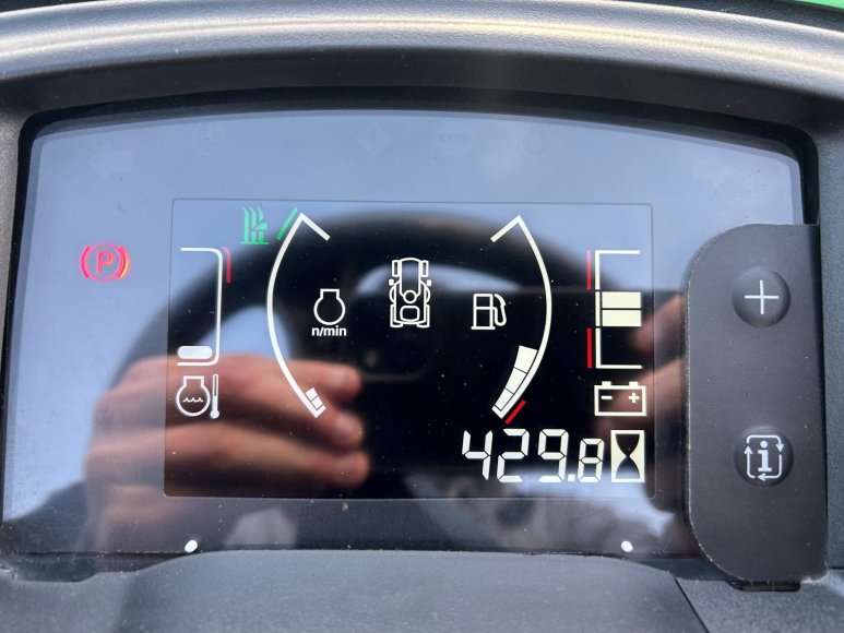 John Deere X940 Lawn Tractor 