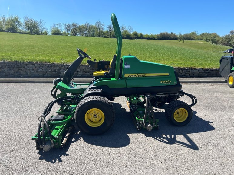 John Deere 8900A Fairway Mower 