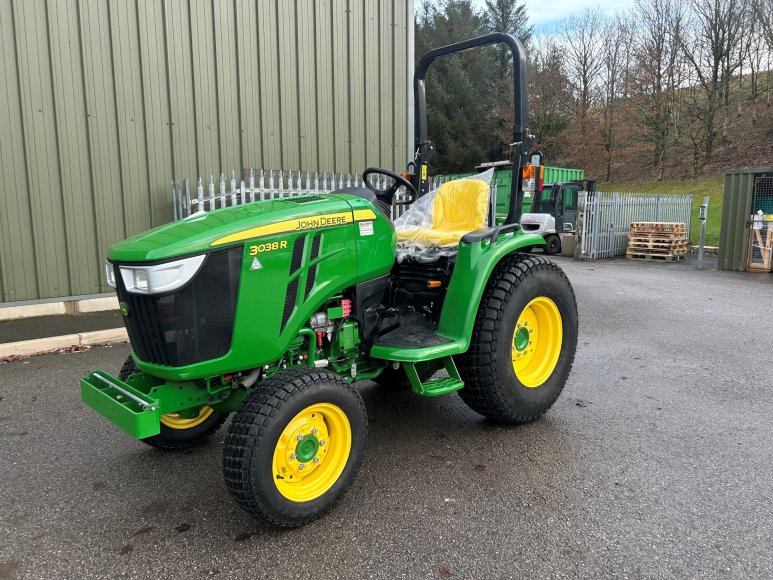 John Deere 3038R Compact Tractor