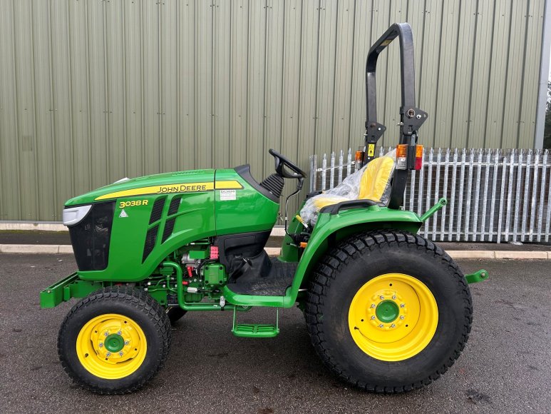 John Deere 3038R Compact Tractor