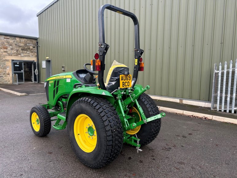 John Deere 3038R Compact Tractor