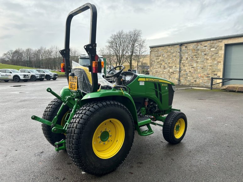 John Deere 3038R Compact Tractor