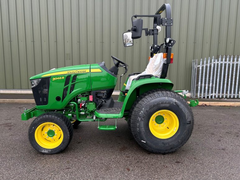 John Deere 3046R Compact Tractor 