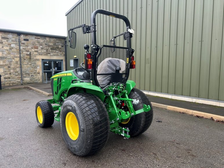 John Deere 3046R Compact Tractor 