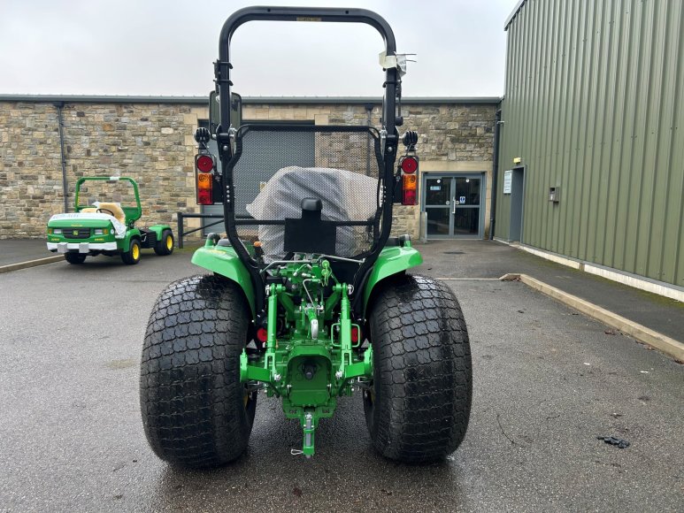 John Deere 3046R Compact Tractor 