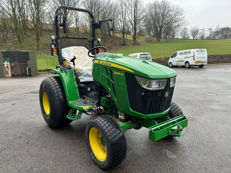 John Deere 3046R Compact Tractor 