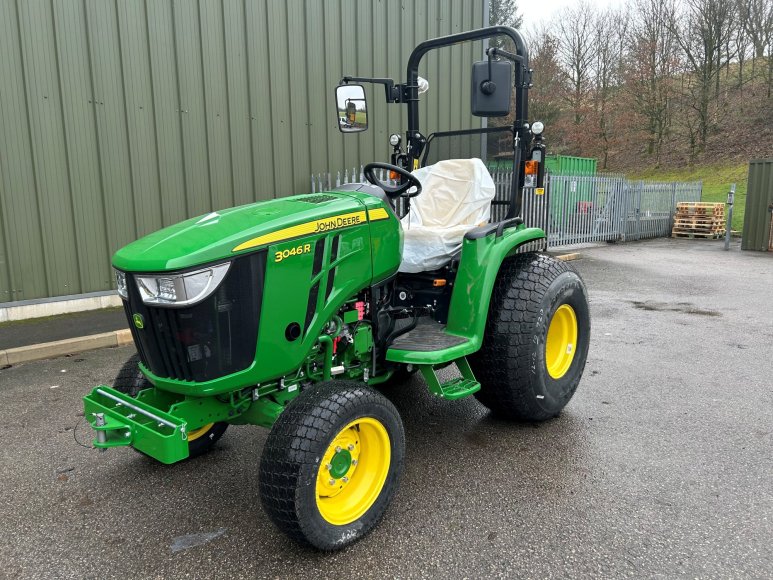 John Deere 3046R Compact Tractor 