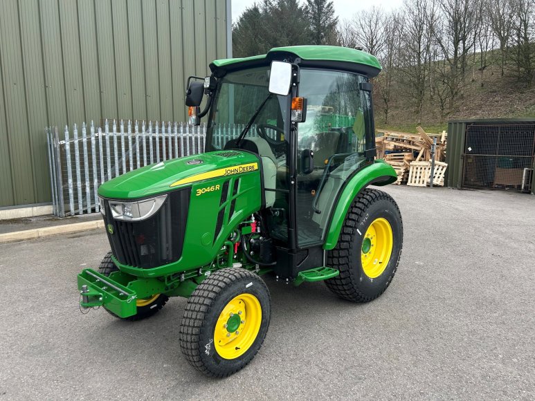 John Deere 3046R Compact Tractor 