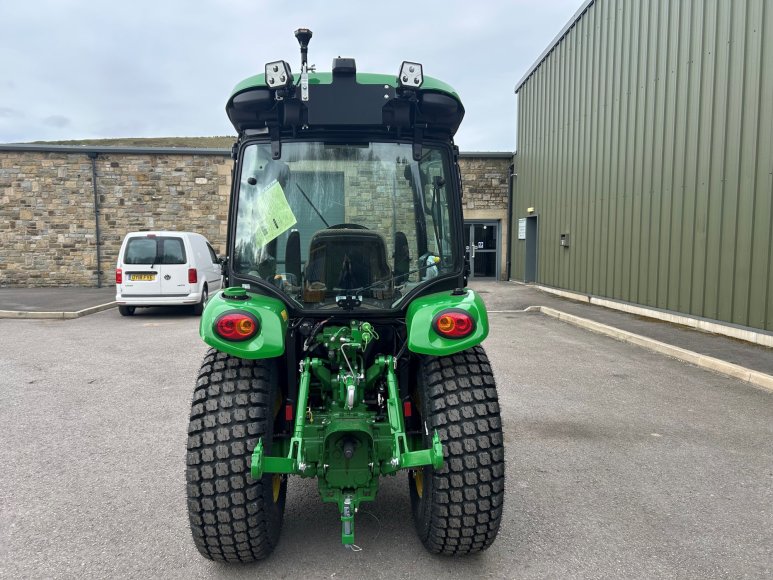 John Deere 3046R Compact Tractor 