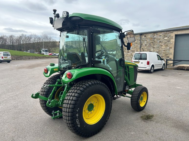 John Deere 3046R Compact Tractor 