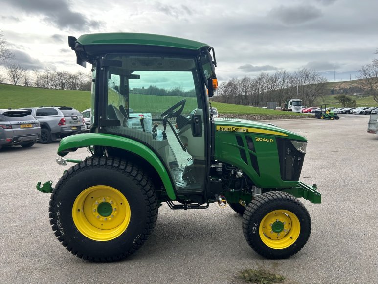 John Deere 3046R Compact Tractor 