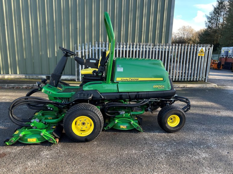 John Deere 8800A Terrain Cut 