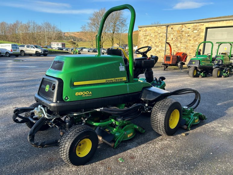 John Deere 8800A Terrain Cut 