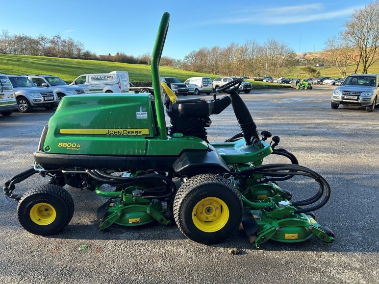 John Deere 8800A Terrain Cut 