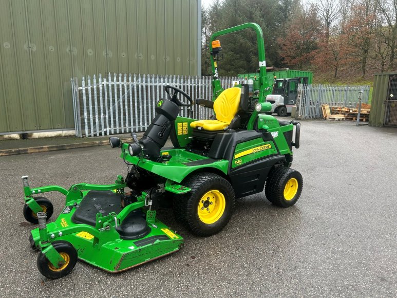 John Deere 1580 Front Mower 
