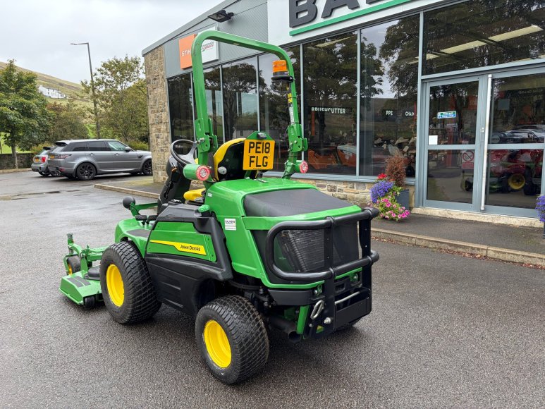 John Deere 1580 Front Mower 