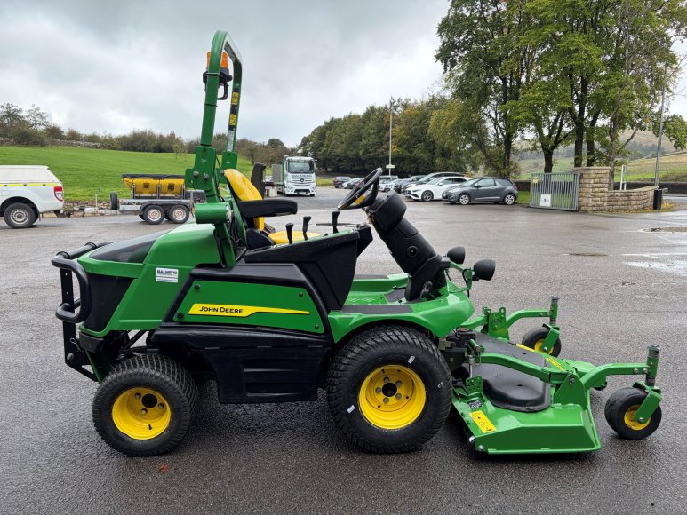 John Deere 1580 Front Mower 