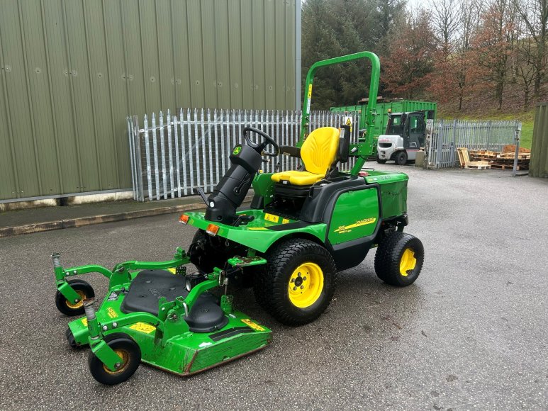 John Deere 1565 Front Mower 