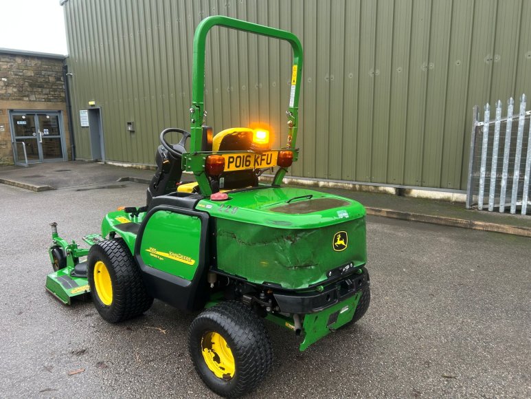 John Deere 1565 Front Mower 