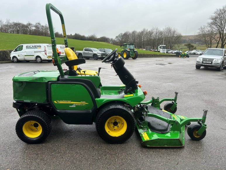 John Deere 1565 Front Mower 