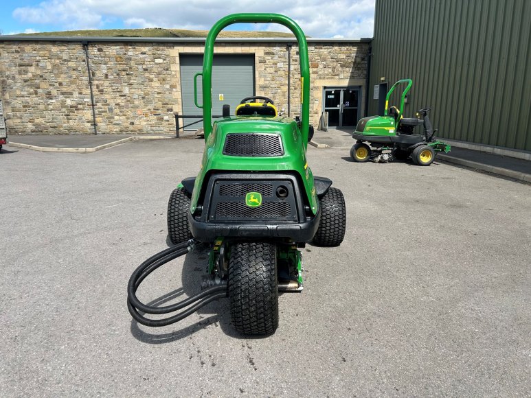John Deere 7400A Trims & Surrounds Mower