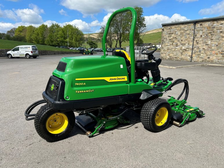 John Deere 7400A Trims & Surrounds Mower