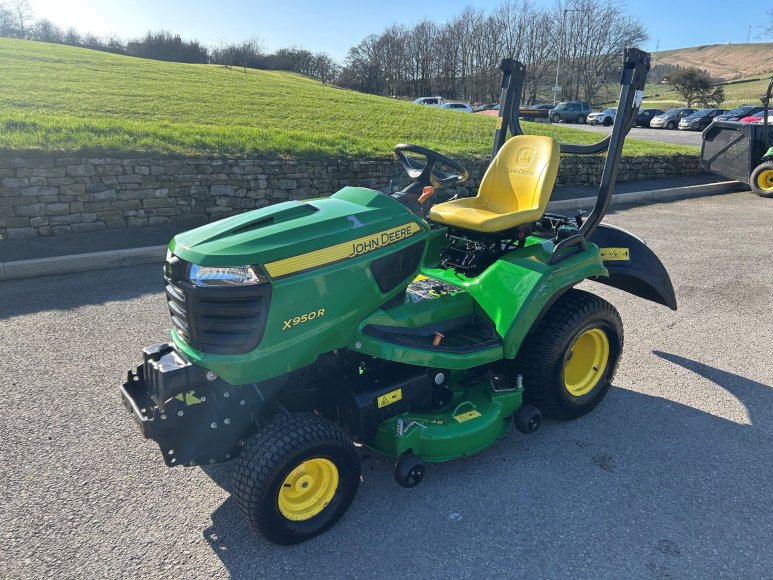 John Deere X950R Lawn Tractor 