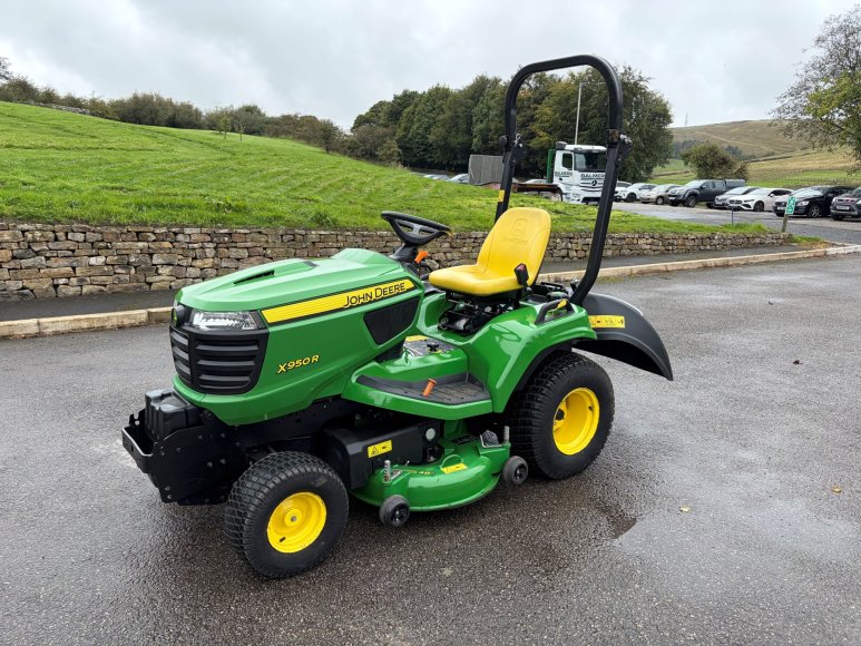 John Deere X950R Lawn Tractor 