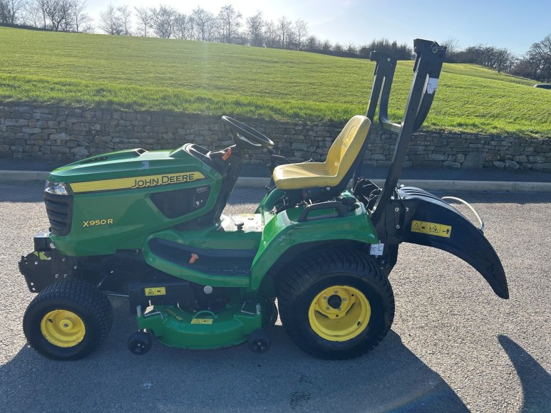 John Deere X950R Lawn Tractor 
