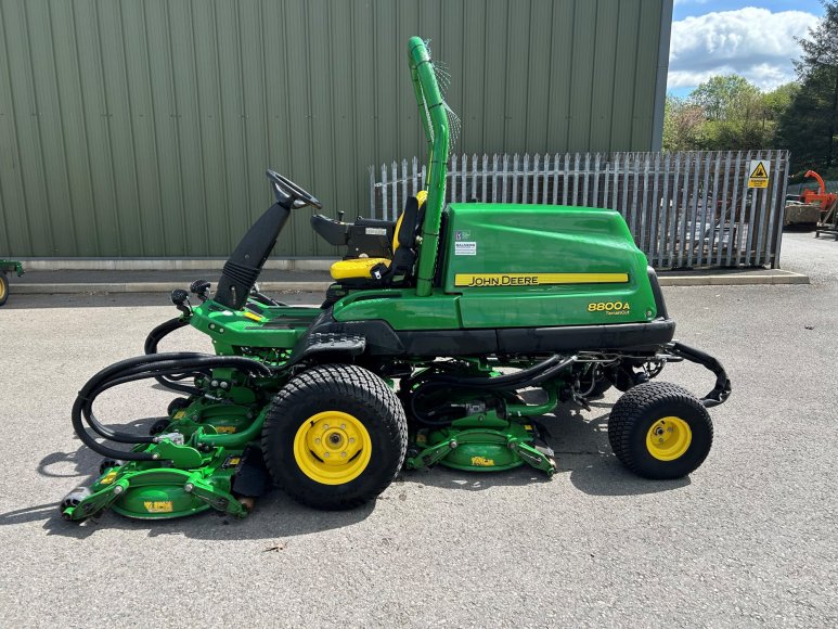 John Deere 8800A Terrain Cut 