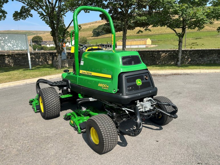 John Deere 8800A Terrain Cut 