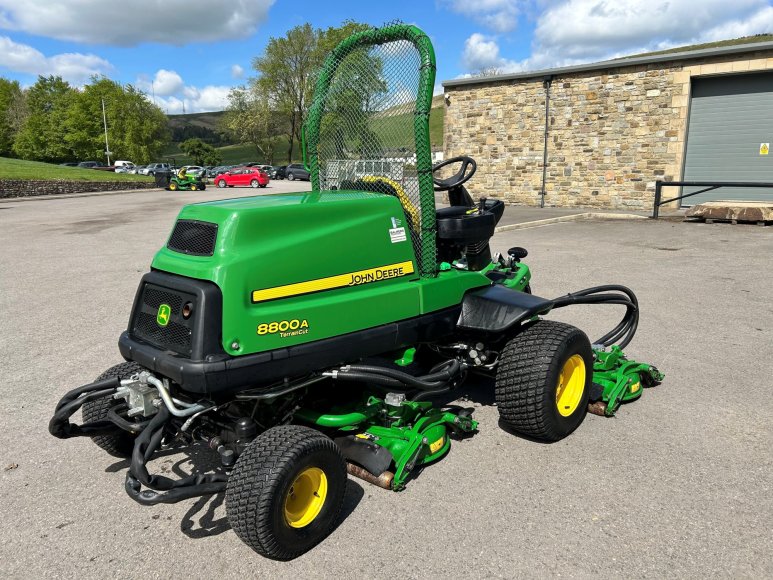 John Deere 8800A Terrain Cut 