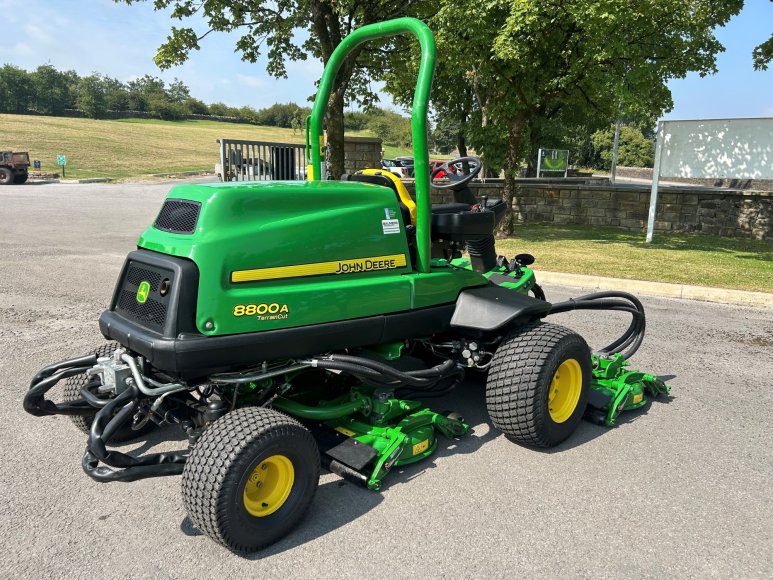 John Deere 8800A Terrain Cut 