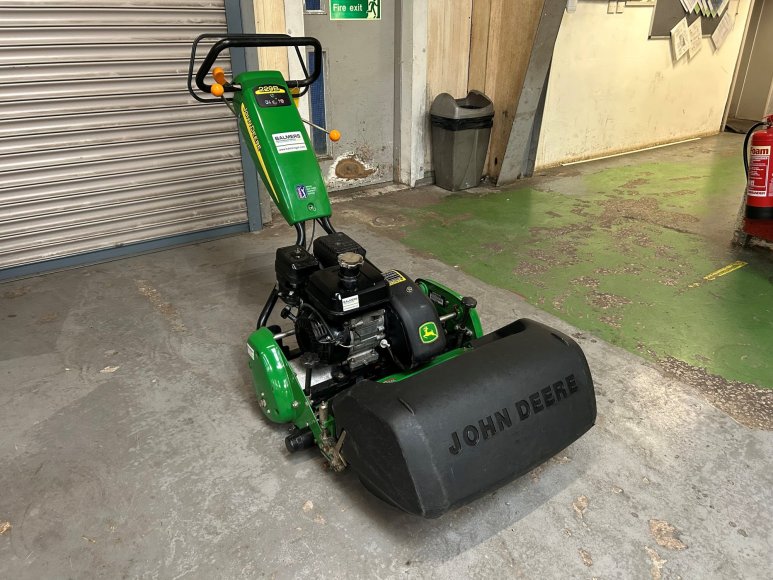 John Deere 220B Greens Mower 