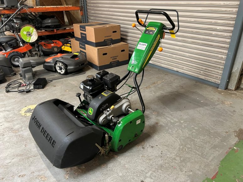 John Deere 220B Greens Mower 