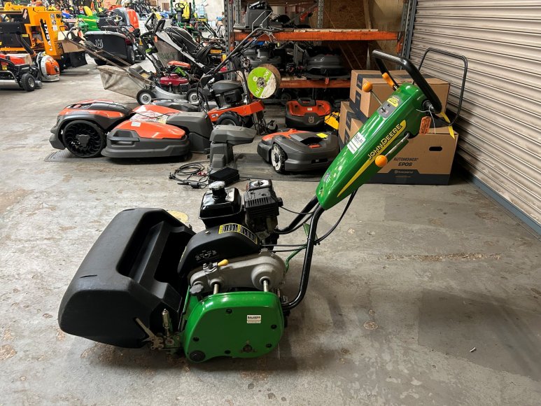 John Deere 220B Greens Mower 