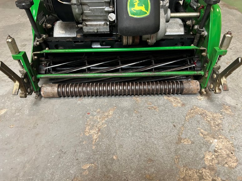 John Deere 220B Greens Mower 