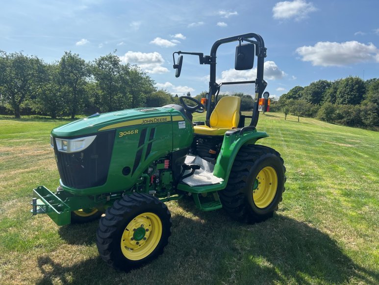 John Deere 3046R Compact Tractor 