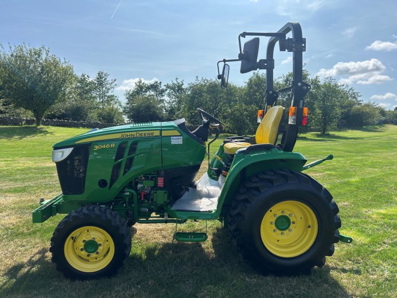 John Deere 3046R Compact Tractor 