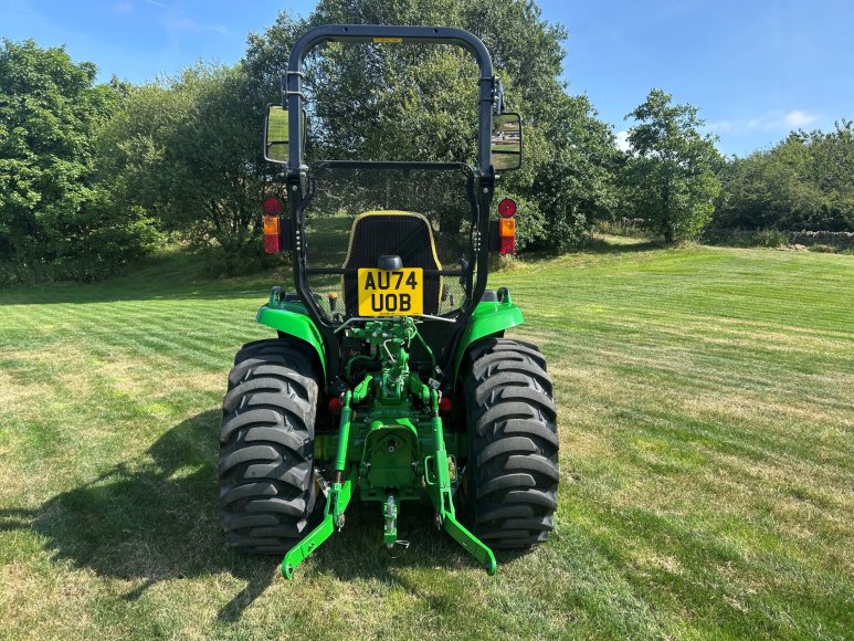 John Deere 3046R Compact Tractor 