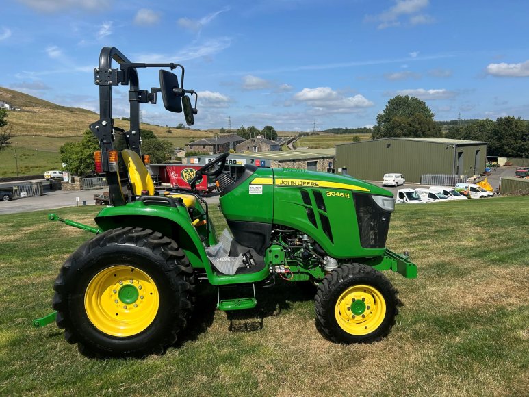 John Deere 3046R Compact Tractor 