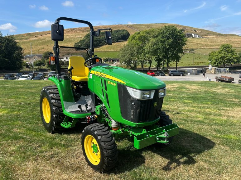 John Deere 3046R Compact Tractor 
