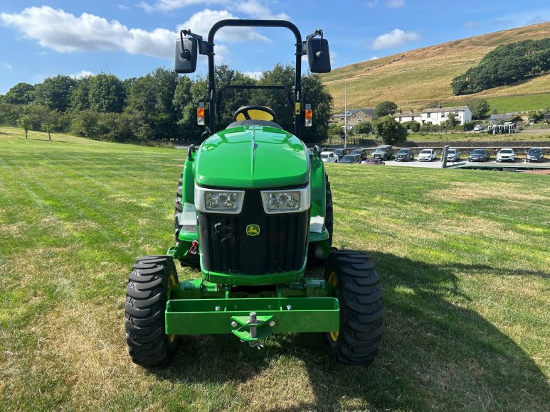 John Deere 3046R Compact Tractor 