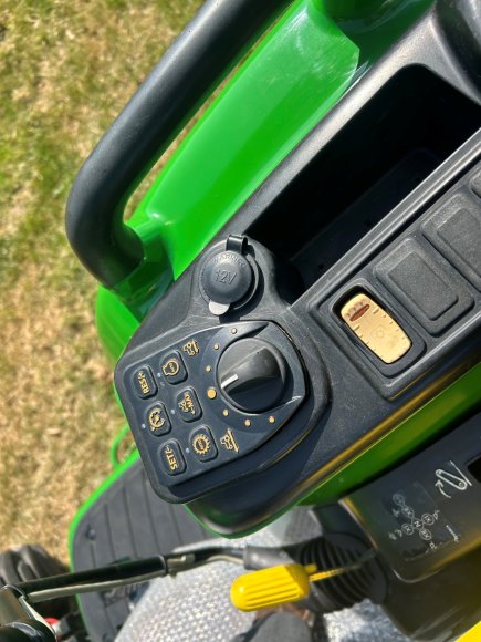 John Deere 3046R Compact Tractor 