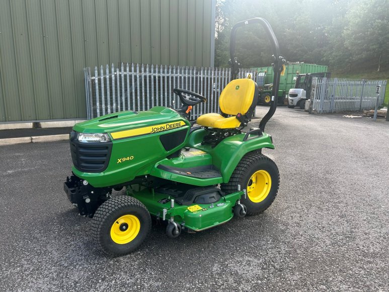 John Deere X940 Lawn Tractor 