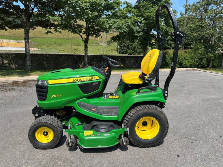 John Deere X940 Lawn Tractor 