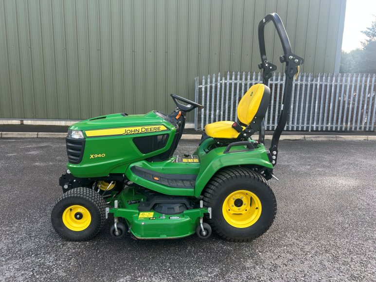 John Deere X940 Lawn Tractor 