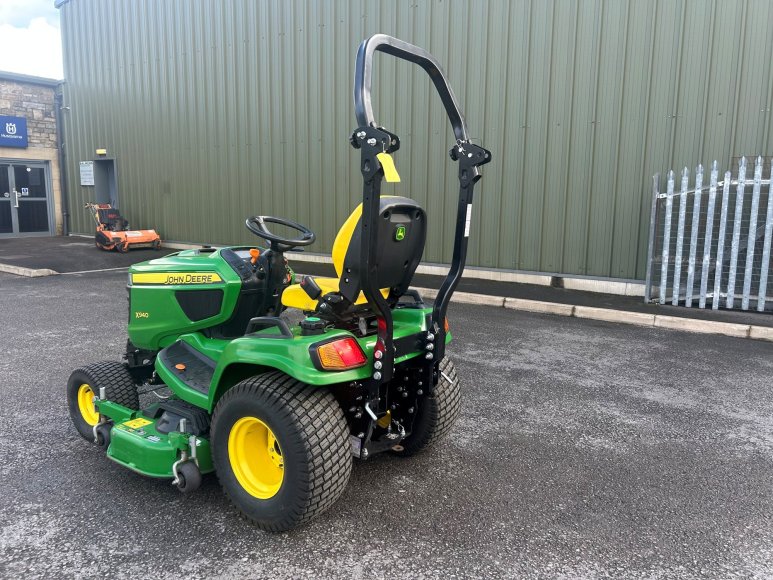 John Deere X940 Lawn Tractor 