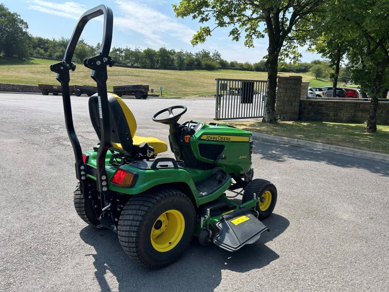 John Deere X940 Lawn Tractor 
