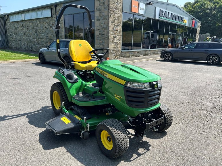 John Deere X940 Lawn Tractor 